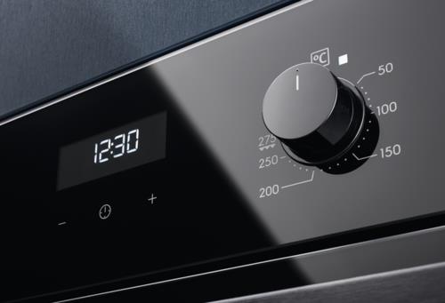 Электрический духовой шкаф Electrolux EOD5C50Z черный