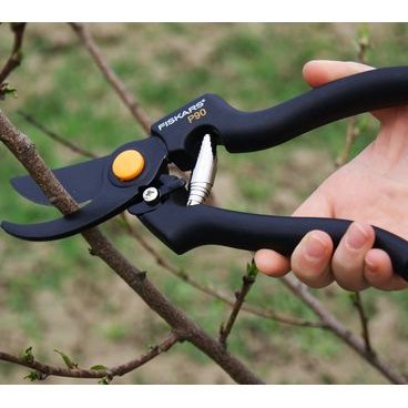 Секатор Fiskars P90 111960/1001530 профессиональный